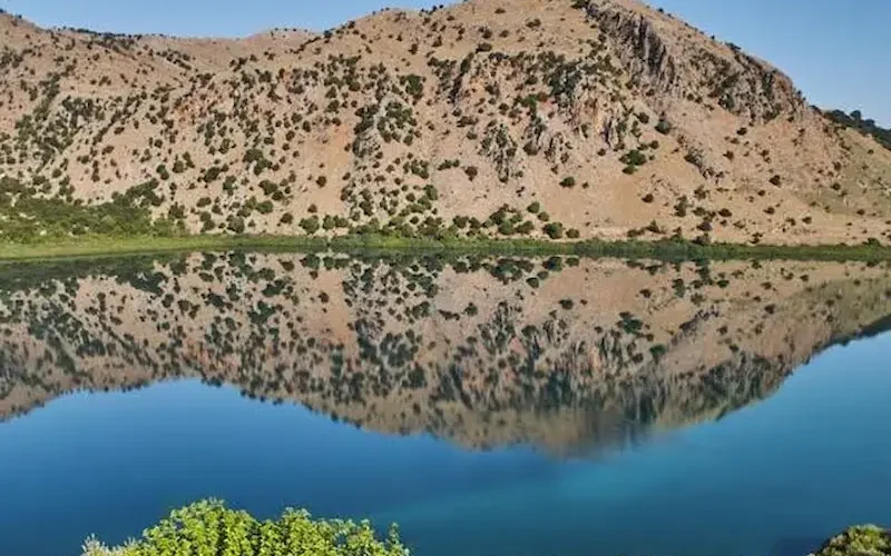 Panoramic Stay Above Lake Kournas